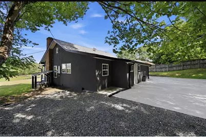 622 S Franklin Road, Mount Airy, NC 27030 - Photo 14