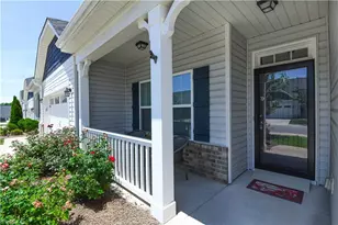 1629 Coopers Hawk Dr, Kernersville, NC 27284 - Photo 2