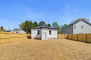 2219 Bradley St, Greensboro, NC 27406 - Photo 20