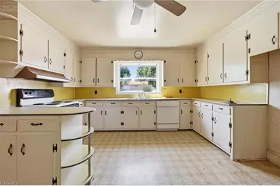 6628 University Parkway, Rural Hall, NC 27045 - Photo 10