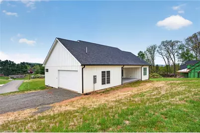 99 Moore Lane, Galax, VA 24333 - Photo 4