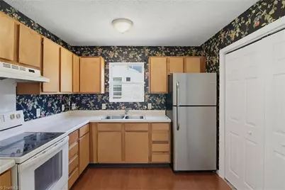 1528 Ambridge Court, High Point, NC 27235 - Photo 10