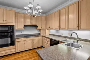709 Bruton Pl N, Greensboro, NC 27410 - Photo 12