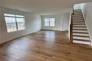 115 Primrose St, King, NC 27021 - Photo 2