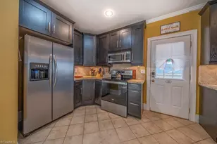 625 Fairmont St, Greensboro, NC 27401 - Photo 12