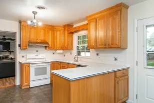 1311 Fleming Rd, Greensboro, NC 27410 - Photo 6
