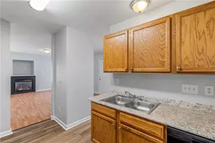 405 N Dudley St, Greensboro, NC 27401 - Photo 14
