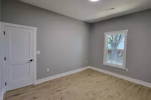 121 W Elm St, Yadkinville, NC 27055 - Photo 32