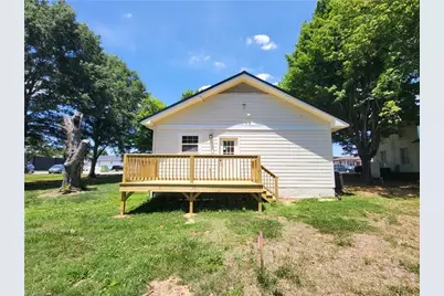 121 W Elm Street, Yadkinville, NC 27055 - Photo 14