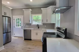 121 W Elm St, Yadkinville, NC 27055 - Photo 28