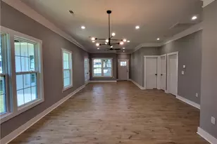 121 W Elm St, Yadkinville, NC 27055 - Photo 22