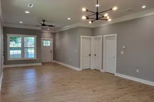 121 W Elm St, Yadkinville, NC 27055 - Photo 16