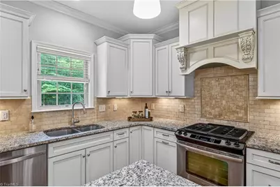 5414 Rambling Road, Greensboro, NC 27409 - Photo 12