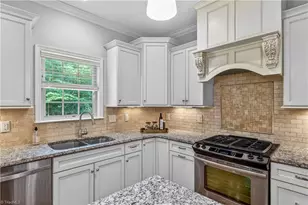 5414 Rambling Rd, Greensboro, NC 27409 - Photo 12