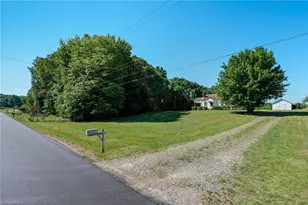 1580 Ashley Loop, Reidsville, NC 27320 - Photo 2