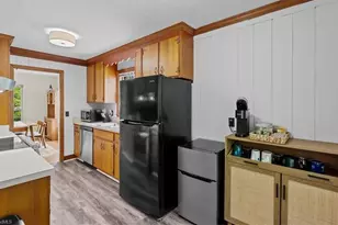 1210 Pembroke Rd, Greensboro, NC 27408 - Photo 16