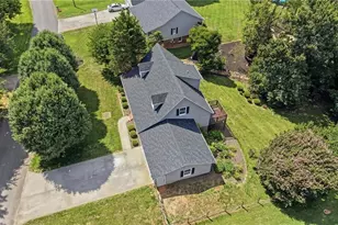 310 Yale St, North Wilkesboro, NC 28659 - Photo 6