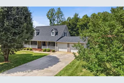 310 Yale Street, North Wilkesboro, NC 28659 - Photo 1