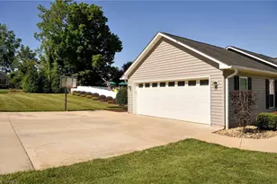 535 Evergreen Trail, Thomasville, NC 27360 - Photo 4