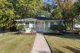 916 Harris St, Burlington, NC 27217 - Photo 1