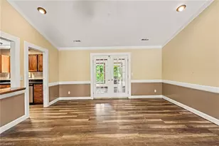 916 Spring Hill Ct, Kernersville, NC 27284 - Photo 4