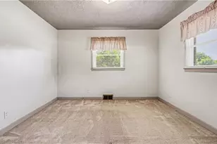 107 Hilltop Rd, Thomasville, NC 27360 - Photo 14
