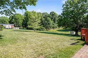 107 Hilltop Rd, Thomasville, NC 27360 - Photo 18