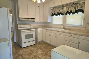 1301 W 5th Ave, Lexington, NC 27295 - Photo 2