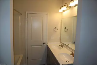 2912 Bainbridge Drive, Winston-Salem, NC 27105 - Photo 10