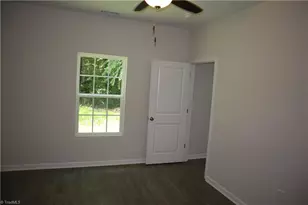 2912 Bainbridge Dr, Winston-Salem, NC 27105 - Photo 8