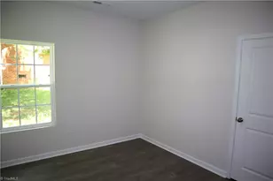 2912 Bainbridge Dr, Winston-Salem, NC 27105 - Photo 6