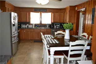140 Beth Rd, Madison, NC 27025 - Photo 4