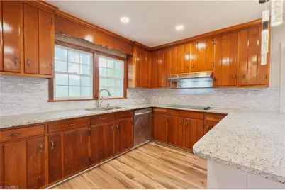 215 Raeford Avenue, Lexington, NC 27292 - Photo 8