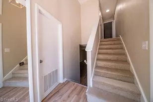 214 Lamplighter Cir, Winston-Salem, NC 27104 - Photo 4