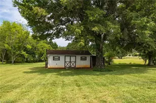 1010 John Hill Rd, Walnut Cove, NC 27052 - Photo 32