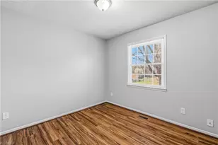 3229 Regents Park Ln, Greensboro, NC 27455 - Photo 22