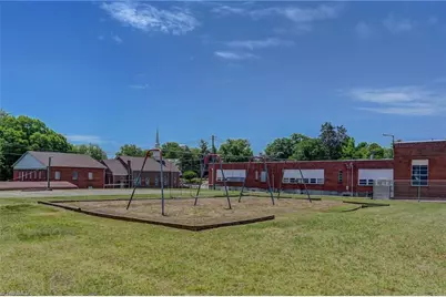 212 Lawsonville Avenue, Reidsville, NC 27320 - Photo 26