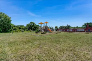 212 Lawsonville Ave, Reidsville, NC 27320 - Photo 24