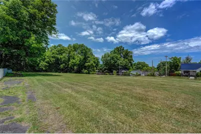 21 Holderby Street, Reidsville, NC 27320 - Photo 2