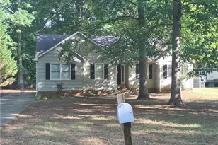 630 Logan Ln, Liberty, NC 27298 - Photo 6