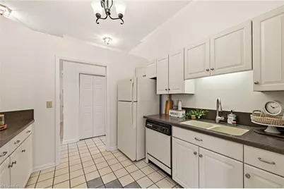 900 Heatherstone Drive, Winston-Salem, NC 27104 - Photo 10