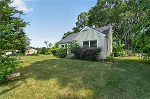 5413 Shattalon Dr, Winston-Salem, NC 27106 - Photo 4