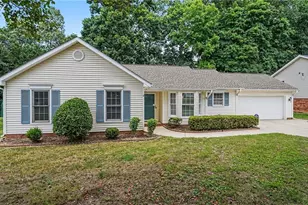 5520 Cornerstaff Dr, Greensboro, NC 27407 - Photo 2