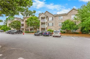 923 Windcastle Ln, Winston-Salem, NC 27105 - Photo 2