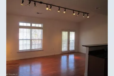 104 Sunset Circle #301, Greensboro, NC 27408 - Photo 2