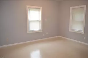 1303 Vine St, Greensboro, NC 27405 - Photo 16