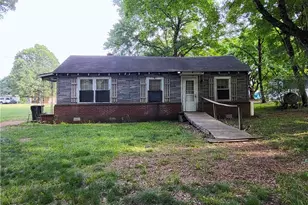 109 S Avondale Rd, Lexington, NC 27292 - Photo 2
