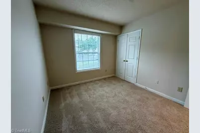 7129 Friendly Avenue #D, Greensboro, NC 27410 - Photo 8