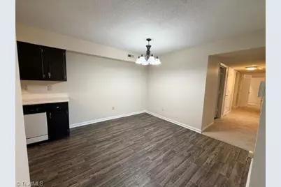 7129 Friendly Avenue #D, Greensboro, NC 27410 - Photo 4