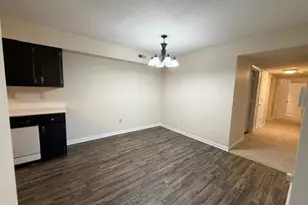 7129 Friendly Ave, Greensboro, NC 27410 - Photo 4